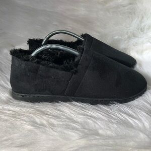 New Mens Revolution Slippers Size 7-8 Slip On Black Fuzzy‎ Faux Fur Shoes